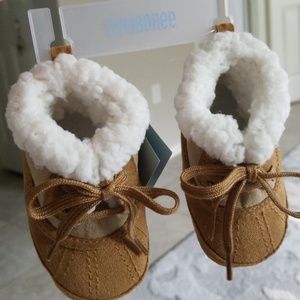 Crib shoe
